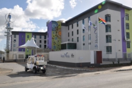 Hotel Verde Takes Off Green