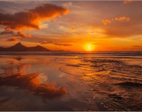 Sanlam Art Gallery, Lagoon Beach at Sunset, Neels Beyers