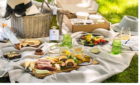 Valentine’s Day picnic at La Motte