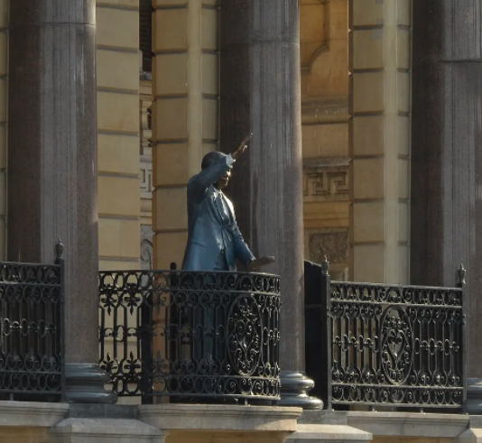 Nelson Mandela statue on the Cape Town City Heritage Walk