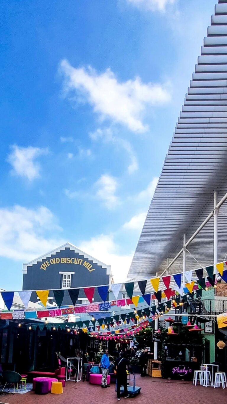 Market 768x1365